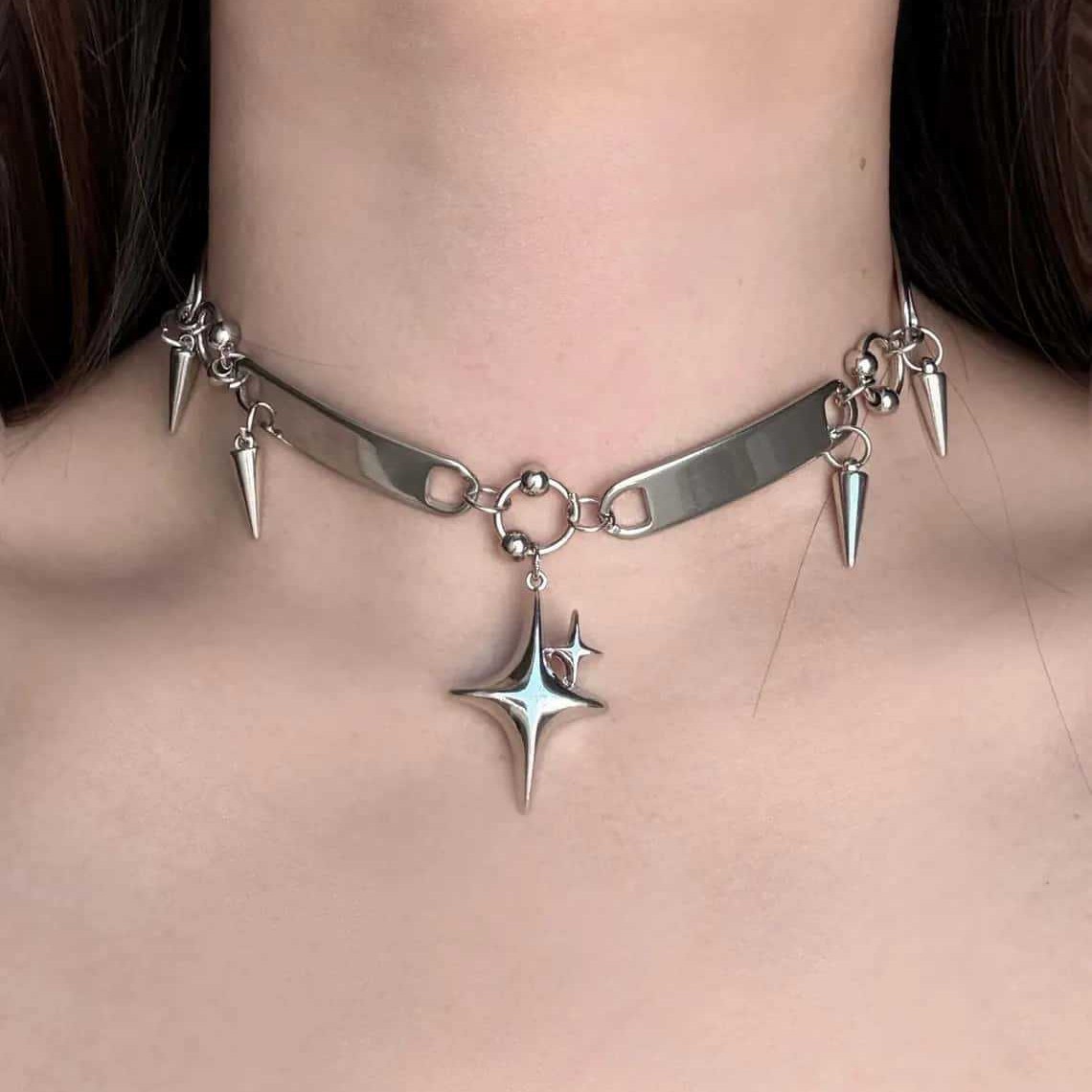 Punkowy choker z nitami, biżut – Daith Heart Ring recenzja i cena