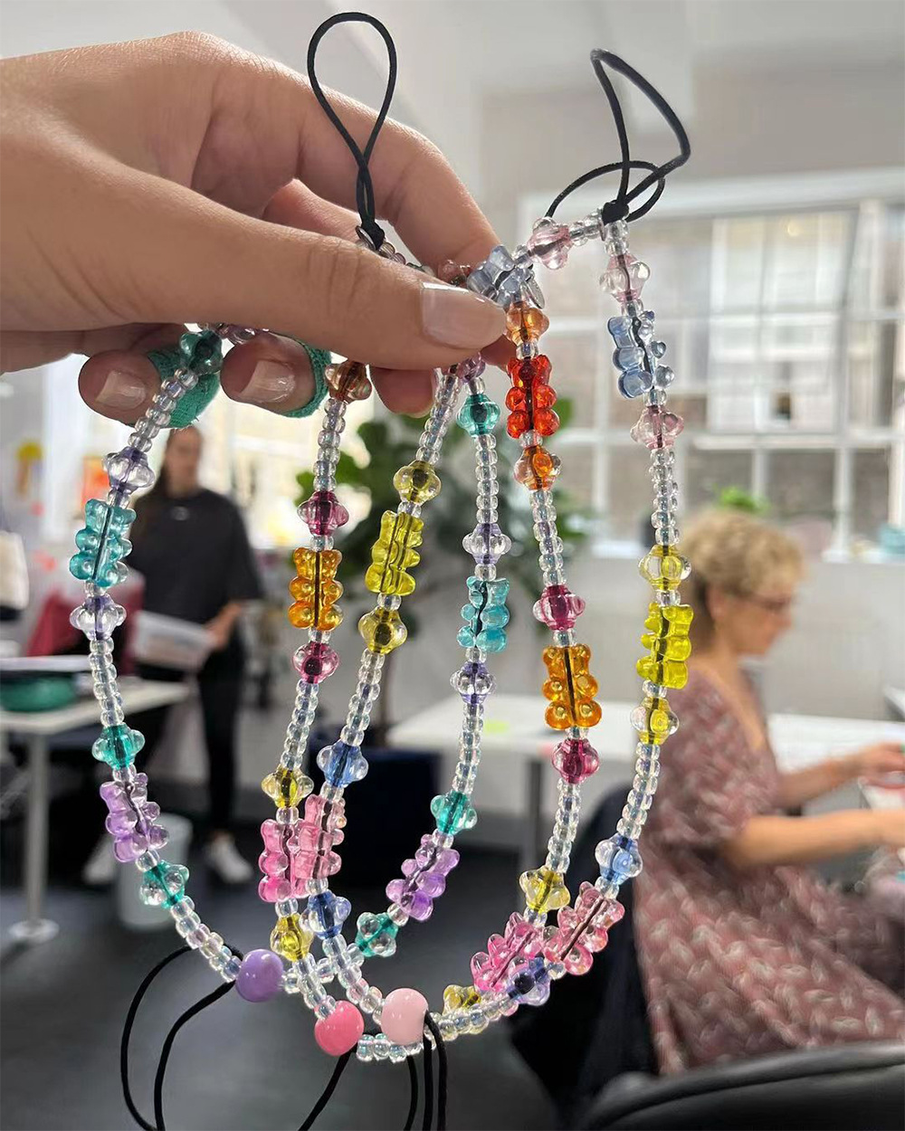 Łańcuszek do telefonu Cute Bea – Body Jewelry Wholesale recenzja i cena