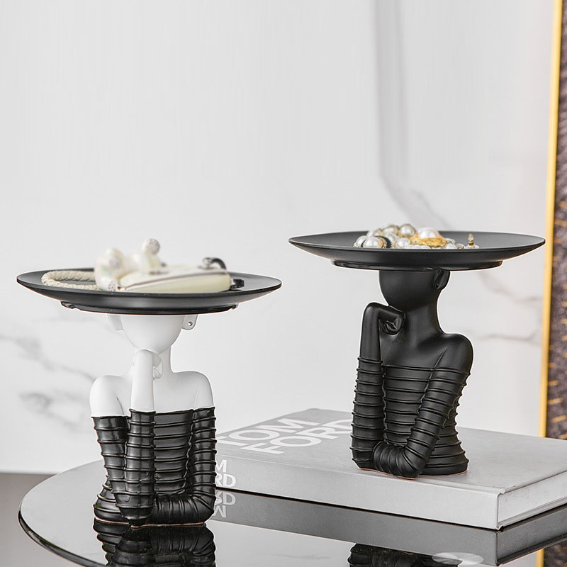 Prosta kobieta taca do przecho – Body Jewelry Storage recenzja i cena